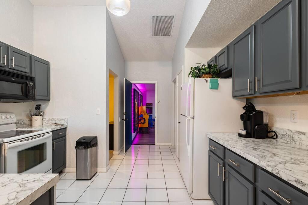 13 Mins From Disney Arcade, Private Pool, & Themed Rooms オーランド エクステリア 写真